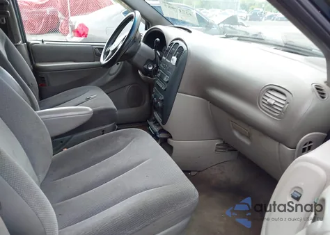 2001 Chrysler Voyager из США, поврежденный, VIN 1C8GJ253X1B276426